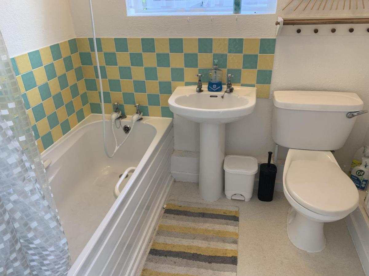 O'Reilly'S Holiday House Bath Exterior photo